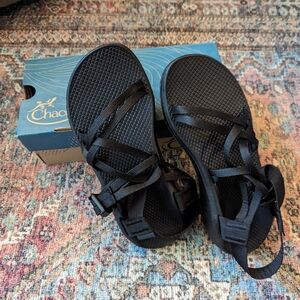 BRAND NEW Chacos W9